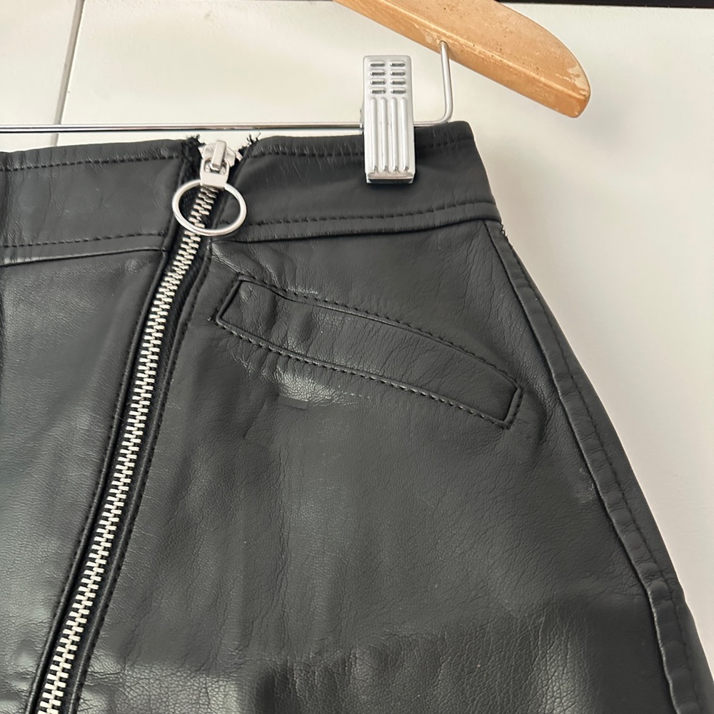 Express Leather Multi-Zipper Skirt - Picture 4 of 8